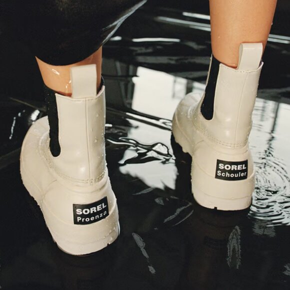 Sorel x Proenza Schouler Caribou™ Chelsea Women's Boot - Picture 2 of 7